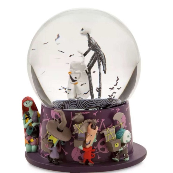 Disney The Nightmare Before Christmas Exclusive Water Globe - Picture 2 of 7